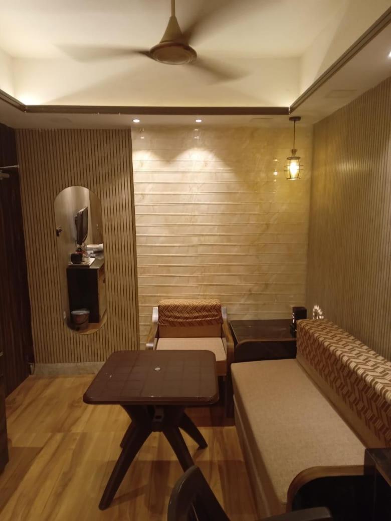 Ostro Inn Studio Apartment Kolkata Exterior photo